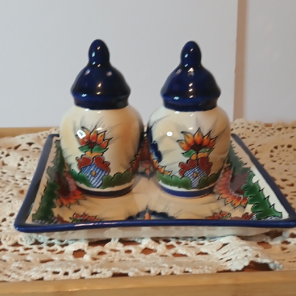 Colorful Ceramic Salt and Pepper Shakers with Tray Hand Painted In Mexico - Picture 8 of 9